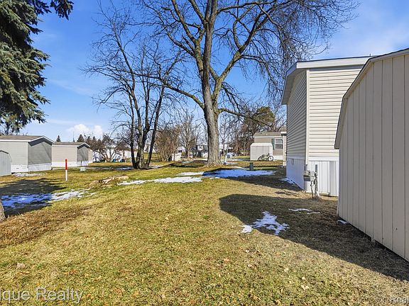 3rd image of 11 E Legrand St