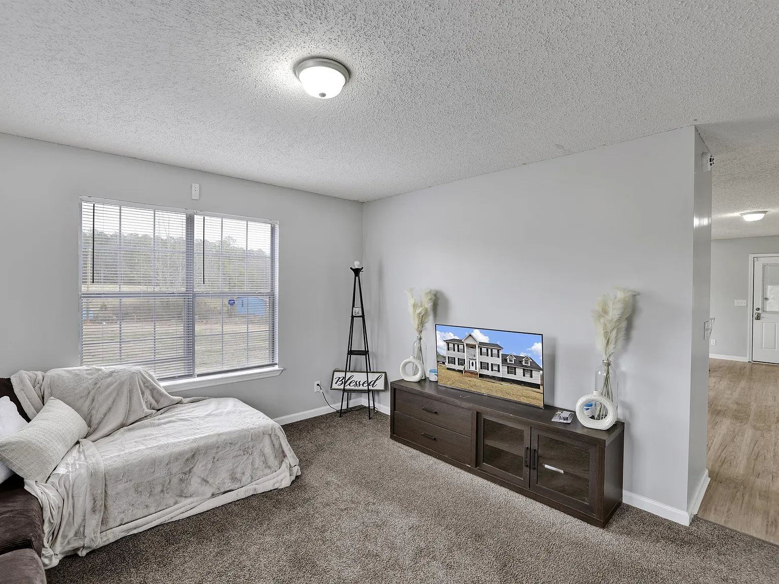 6105 County Rd 11 Apt E — Photo 3