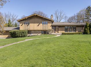 18240 Chevy Chase St, Brookfield, WI 53045