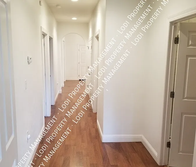 18640 Chestnut St — Photo 15