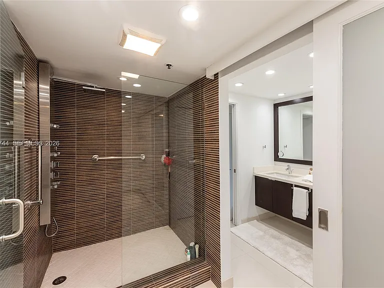 251 Crandon Blvd #227 — Photo 8