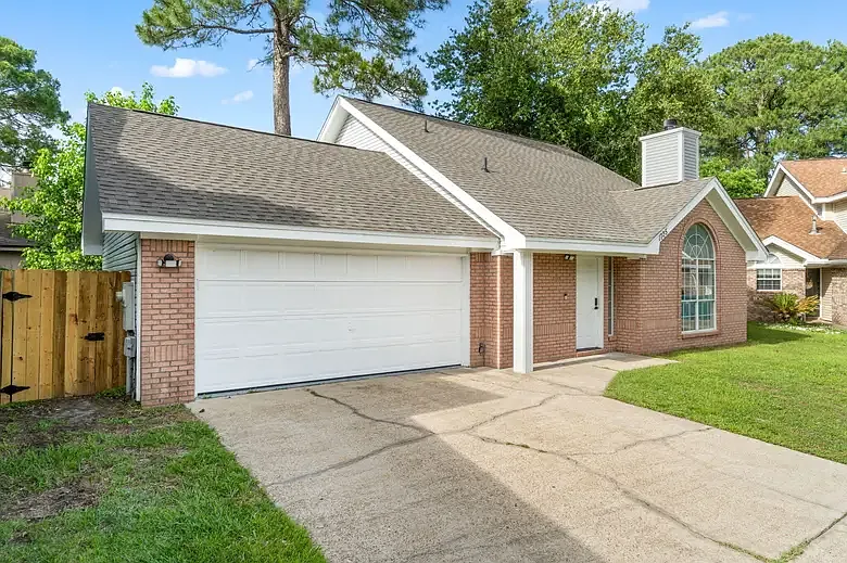 3 bed, 1223 sqft, $2,600 — Photo 2