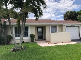 5380 Lakewood Cir S, Pompano Beach, FL 33063