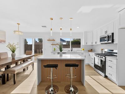1048 E Oak Hill St, Ontario, CA, 91761