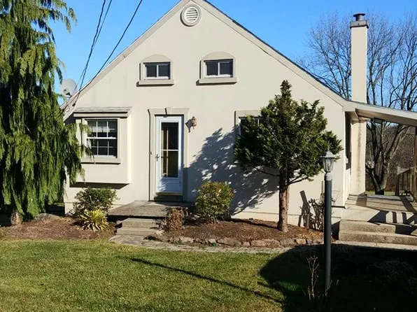 126 E Church St, Stevens, PA 17578