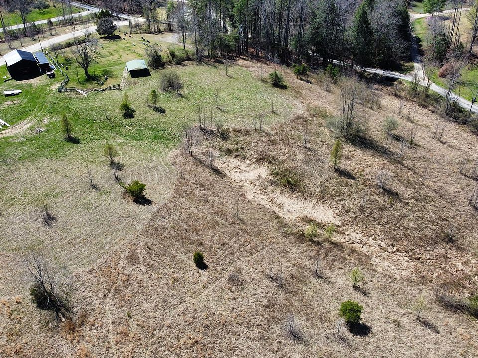 2nd image of 3 Hopewell Hawks Point Rd