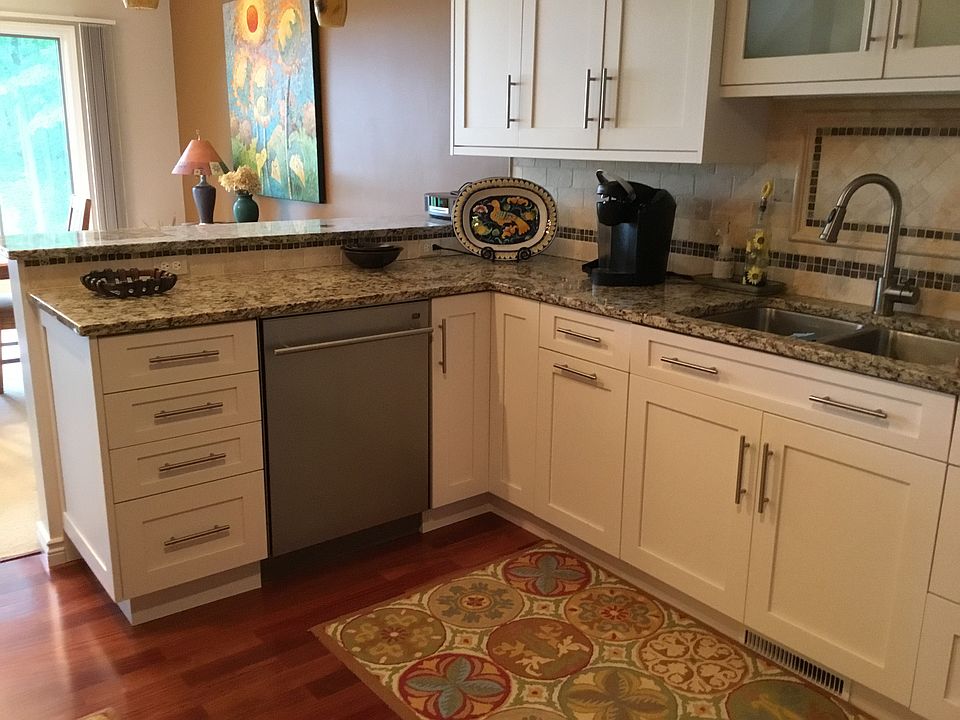 Kitchen with SS APPLIANCES