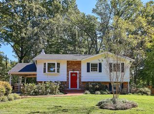 8719 Badger Dr, Alexandria, VA 22309