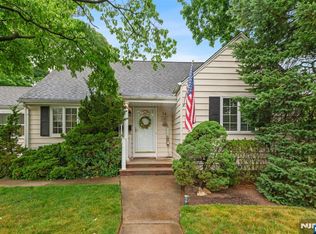 14 Poplar St, Dumont, NJ 07628