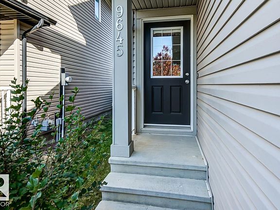 3rd image of 9645 Simpson Pl NW