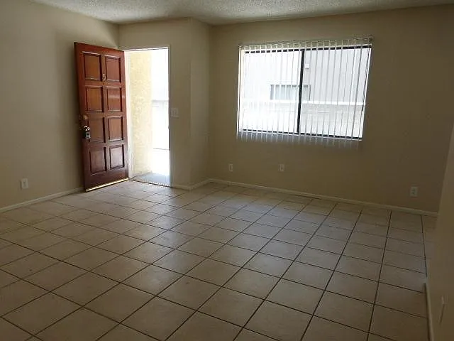 Building Photo - 323 San Pascual Ave #5