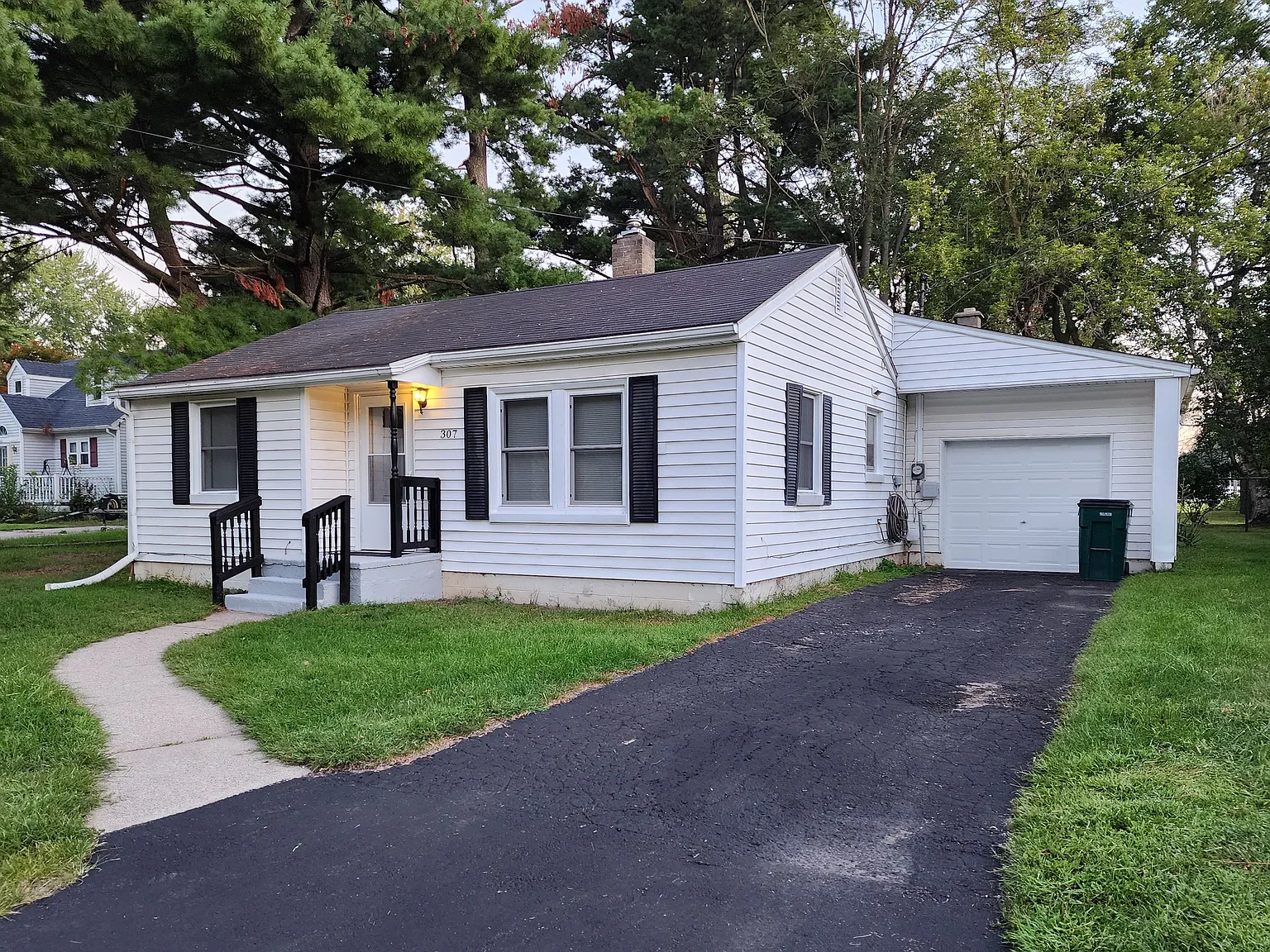 3 bed, 1067 sqft, $1,600 — Photo 3