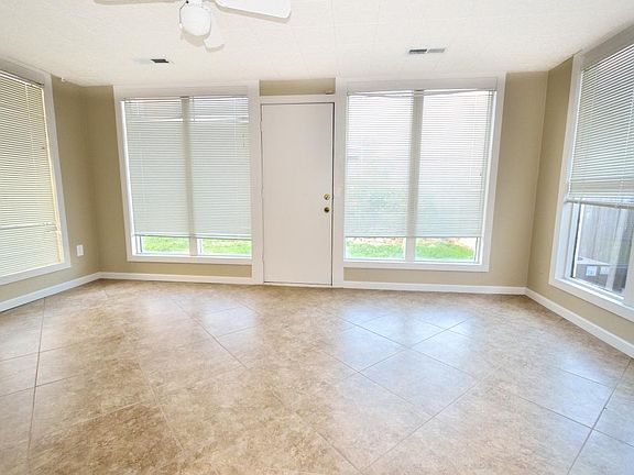 3rd image of 9837 E 37th Pl