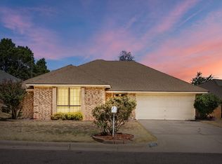 3916 Singleleaf Ln, Fort Worth, TX 76133