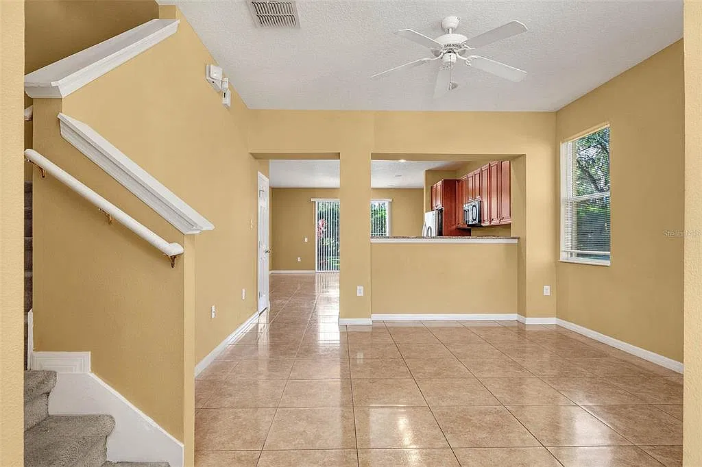 3 bed, 2.5 bath, 1595 sqft, $1,995 — Photo 4
