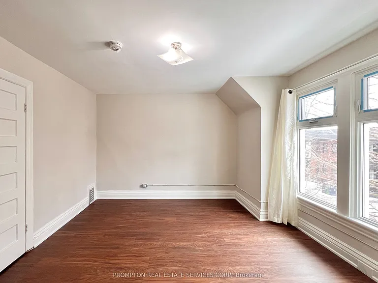 17 Winnifred Ave — Photo 27