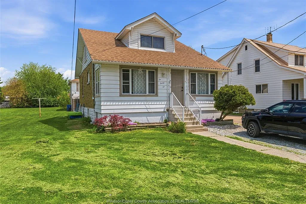3 bed, $2,000 — Photo 1