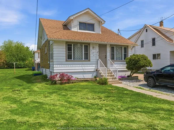 222 Lesperance Rd, Tecumseh, ON N8N 1W3