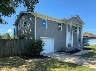 305 Larkwood Dr SW, Decatur, AL 35601