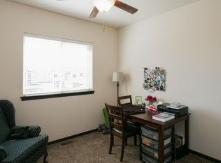 212 Prairie Rose Ln, Solon, IA 52333