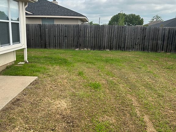 5th image of 107 Stoney Creek Ln