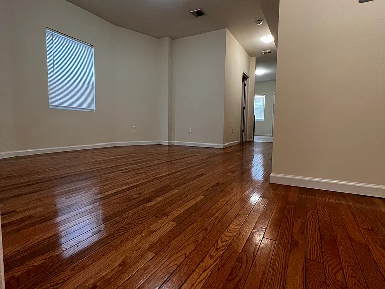 159 Montgomery St #3 — Photo 3