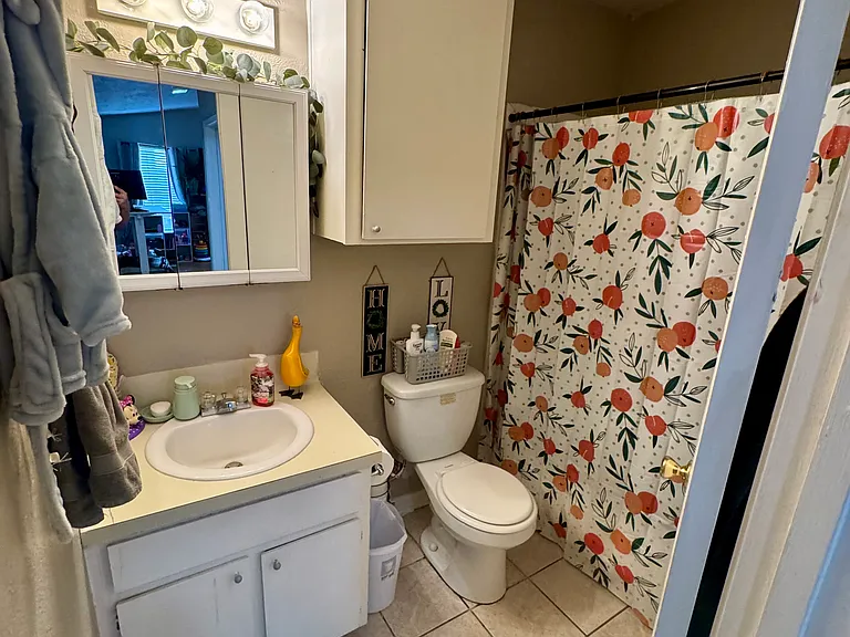 2504 Hickory Dr — Photo 9