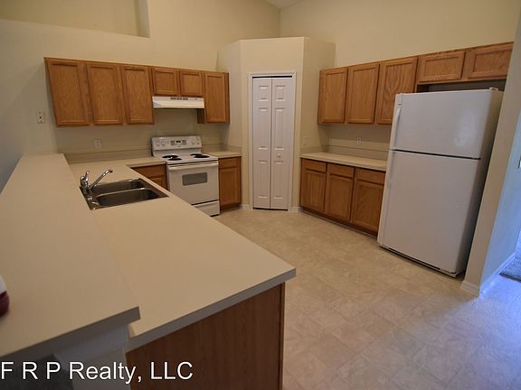 5th image of 2955 Derby Dr