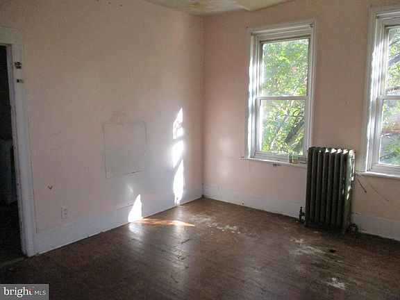 5th image of 1411 Bradley Ave