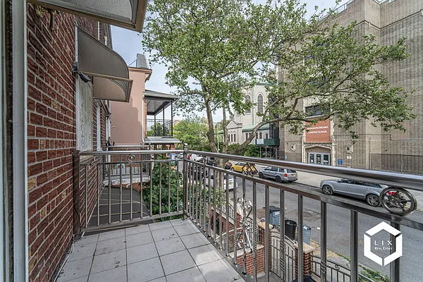Rented by LIX Real Estate LLC | media 43