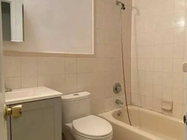 4222 163rd St Floor 1, Flushing, NY 11358