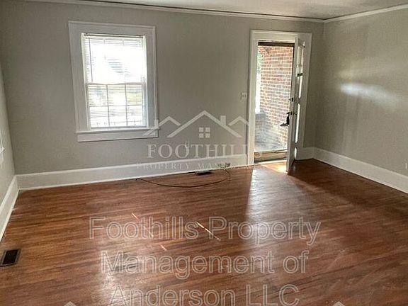 2nd image of 1704 Park Dr
