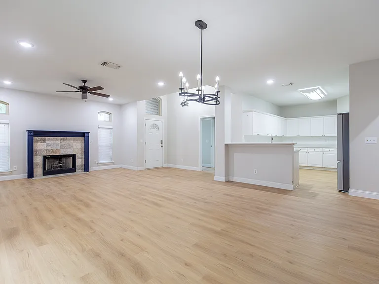 1803 Fern Ct — Photo 8