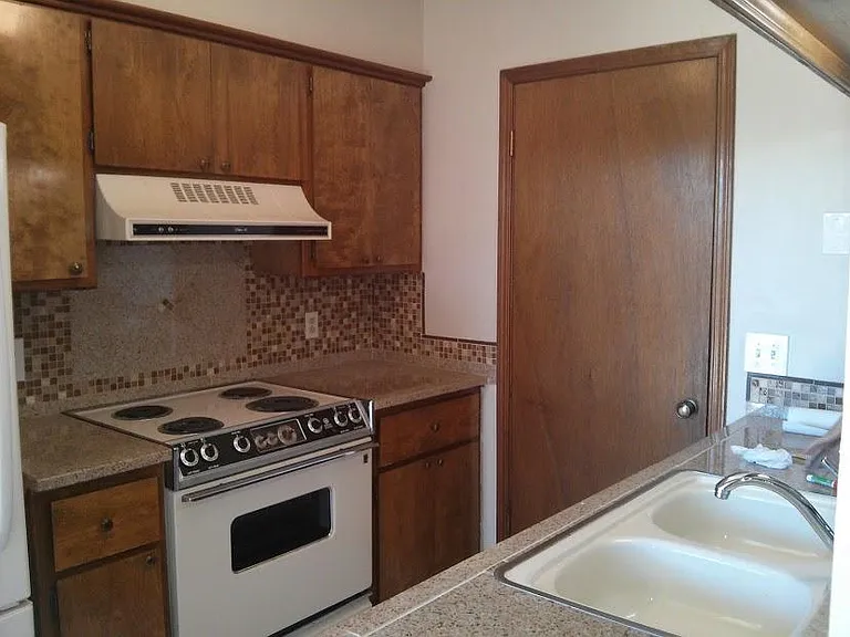 14008 Crossing Way E — Photo 2