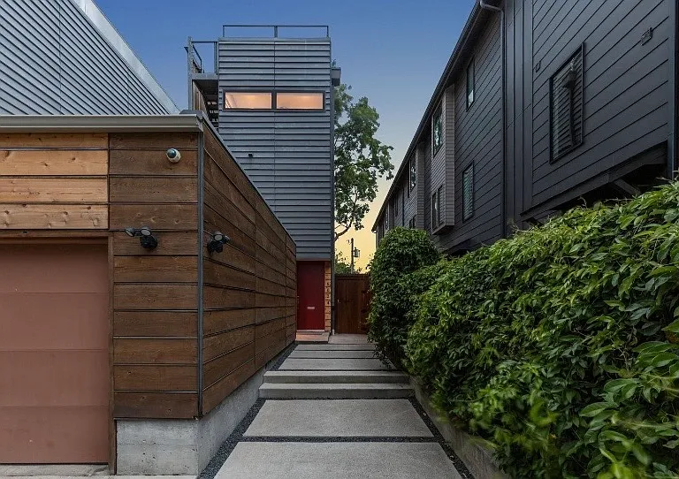 6024 Hudson St — Photo 9