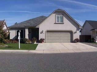 8830 W Canyon Ave, Kennewick, WA 99336