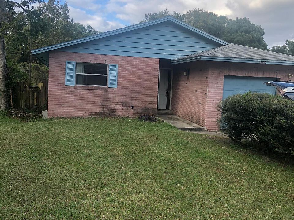 1st image of 2207 Drake Dr