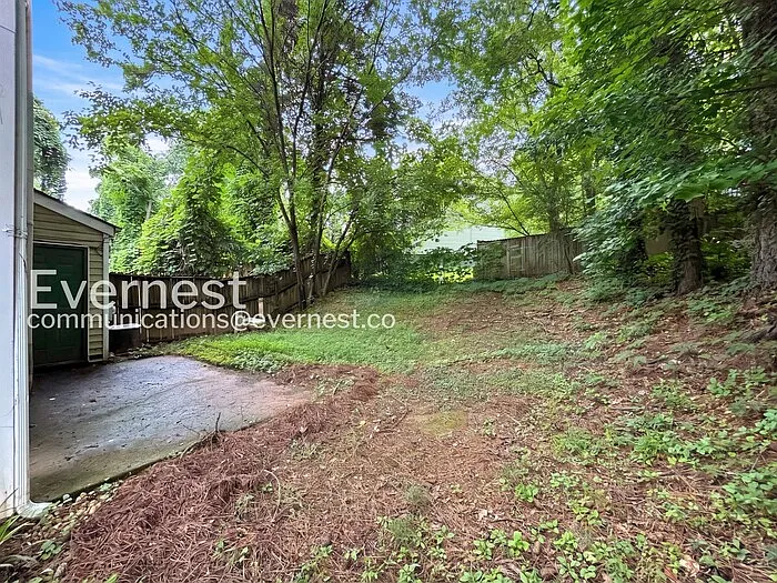 402 Hamilton Trce — Photo 17