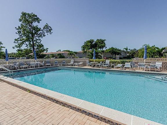 4th image of 123 Palm Dr APT 1