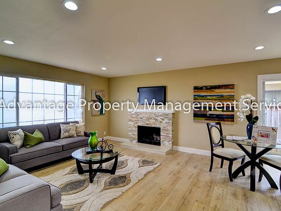 2nd image of 2556 Silsby Ave