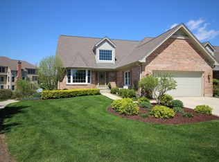 969 Plantain Ct, Crystal Lake, IL 60014