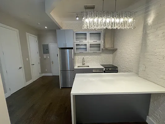 Rented by Compass | media 14