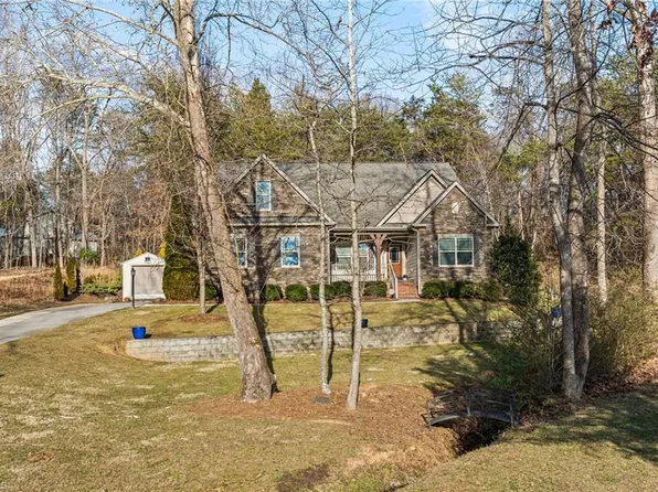 1550 Pike Place Ct, Kernersville, NC 27284