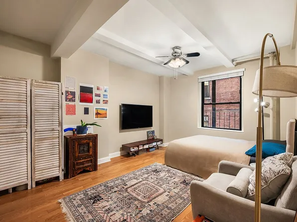 226 E 12th St APT 2G, Manhattan, NY 10003