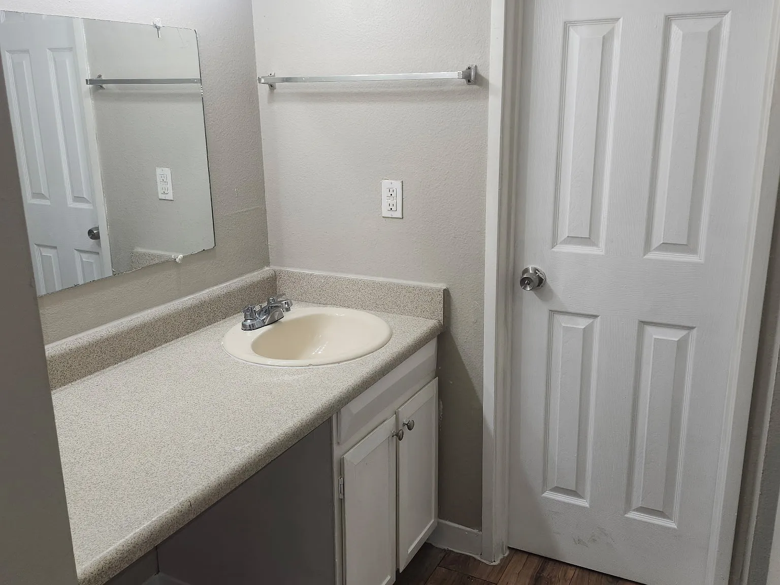 11948 East 17th Ave - 5 — Photo 4