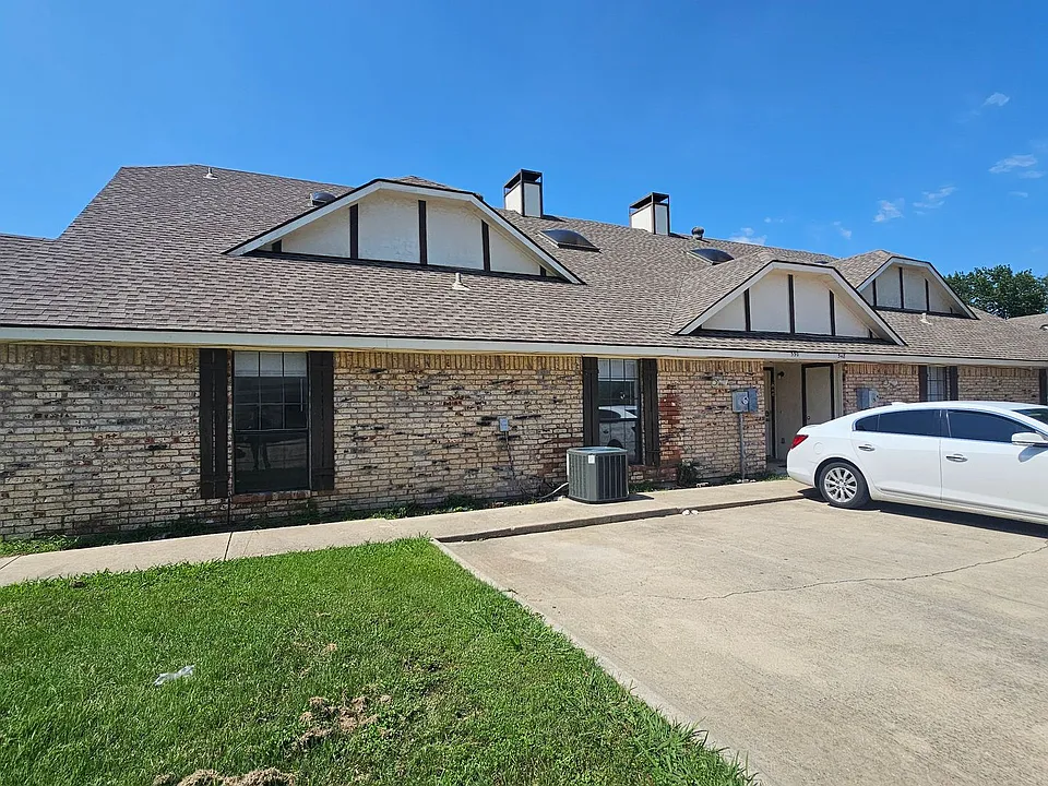 544 E Windsor Dr