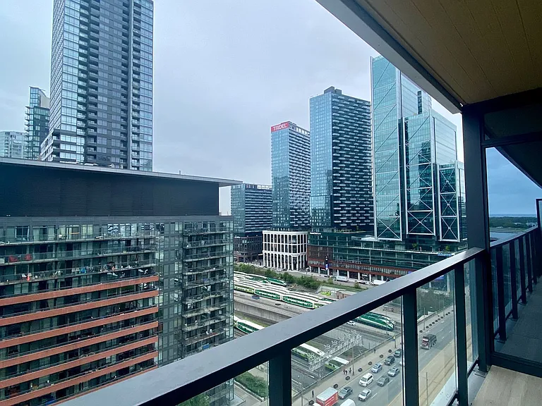 3 Concord Cityplace Way #1802 — Photo 2