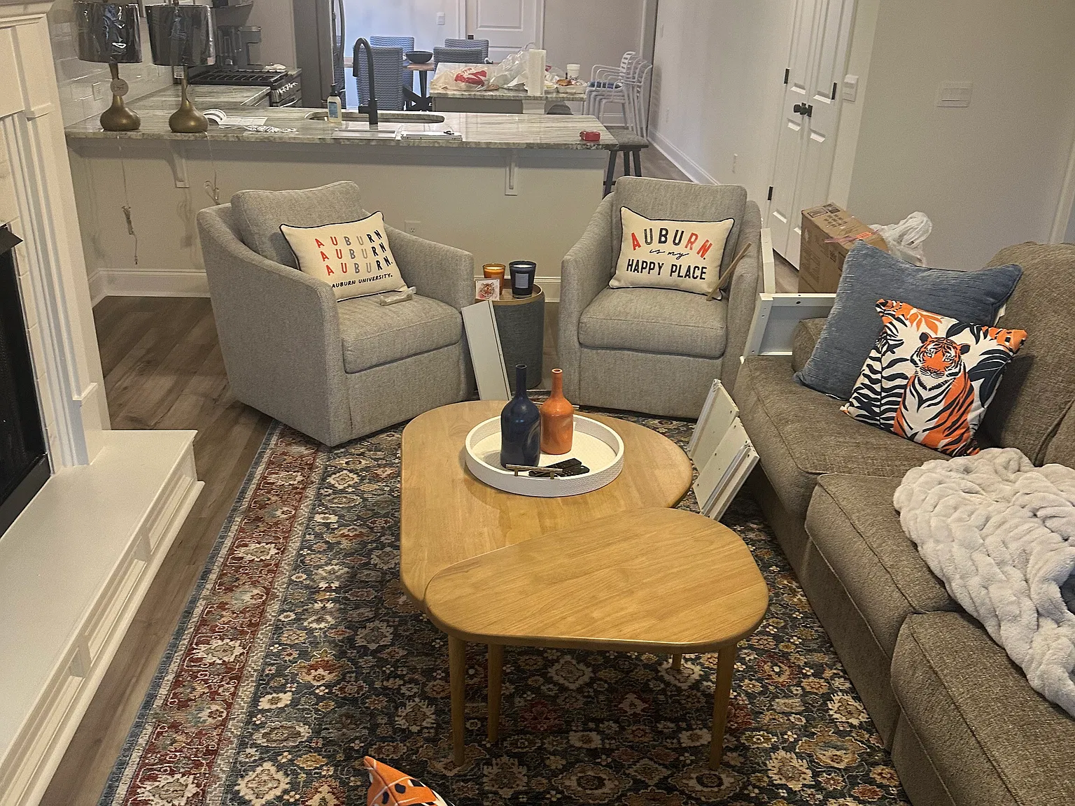 3 bed, 1908 sqft, $750 — Photo 2