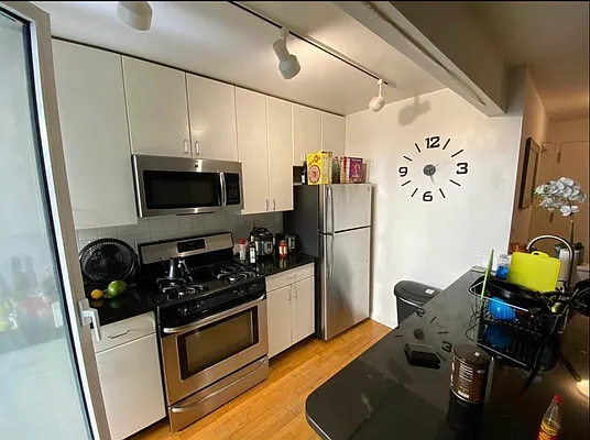 Rented by The Downtown LLC | media 23
