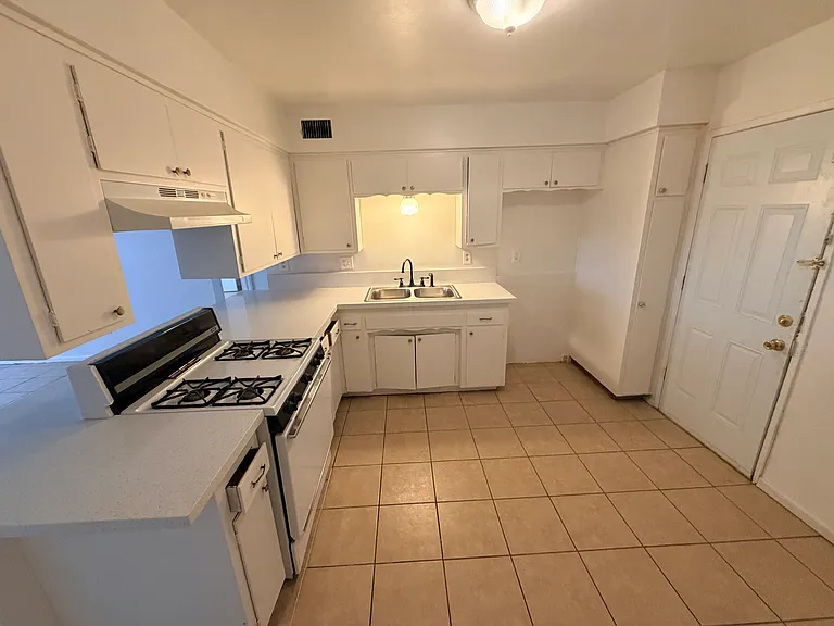 1213 Vista St #1213 — Photo 4
